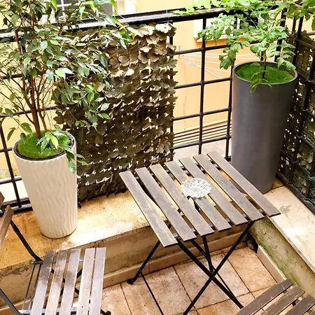 Giulia's Nidus Róma